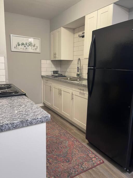 The Bernice - 2 Bedroom Apt In Quilt Town, Usa Hamilton Exterior photo